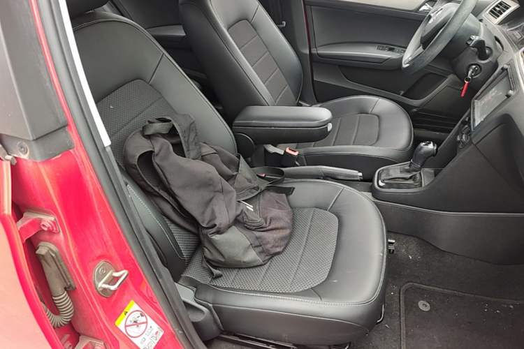 Used Skoda Rapid Spaceback 2016 Revised 1.6L Automatic Chuanxing Version Right Front Seat
