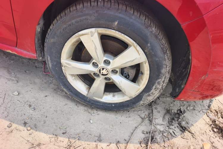 Used Skoda Rapid Spaceback 2016 Revised 1.6L Automatic Chuanxing Version Right Front Wheel Hub
