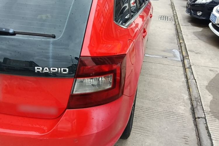 Used Skoda Rapid Spaceback 2016 Revised 1.6L Automatic Chuanxing Version Right Rear Taillight