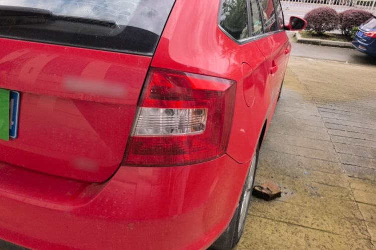Used Skoda Rapid Spaceback 2016 1.6L Automatic Chuanxing Edition Right Rear Taillight