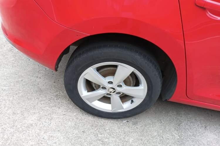 Used Skoda Rapid Spaceback 2016 1.6L Automatic Chuanxing Edition Right Rear Wheel Hub