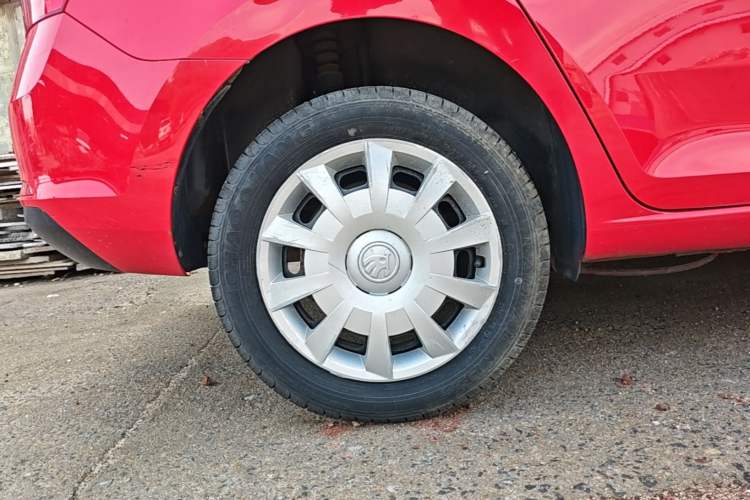 Used Skoda Rapid Spaceback 2016 Revised Version 1.6L Automatic Front-Drive Edition Right Rear Wheel Hub