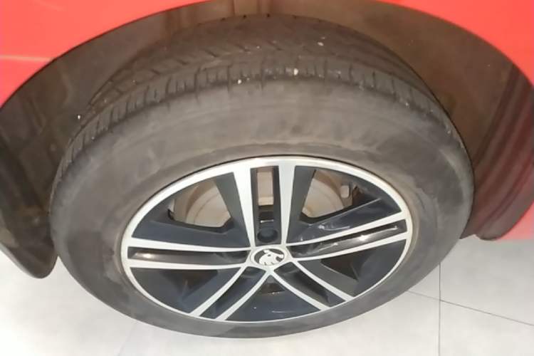 Used Skoda Rapid Spaceback 2016 Revised 1.6L Automatic Smart Drive Version Right Rear Wheel Hub