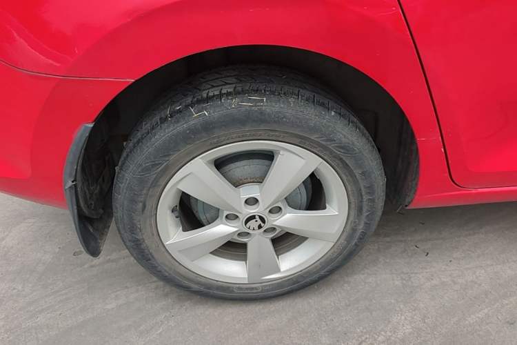 Used Skoda Rapid Spaceback 2016 Revised 1.6L Automatic Chuanxing Version Right Rear Wheel Hub