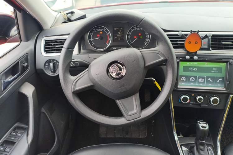 Used Skoda Rapid Spaceback 2016 Revised 1.6L Automatic Chuanxing Version Steering Wheel
