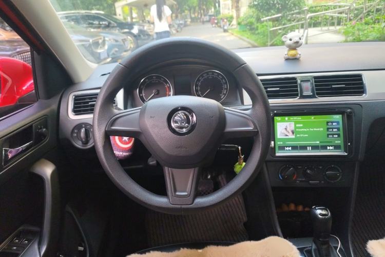 Used Skoda Rapid Spaceback 2016 Revised 1.6L Automatic Chuanxing Version Steering Wheel