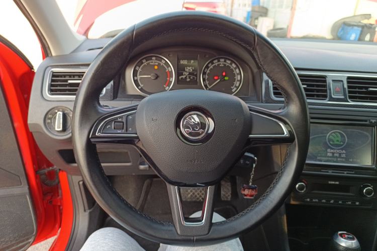 Used Skoda Rapid Spaceback 2016 1.6L Automatic Smart Drive Edition Steering Wheel