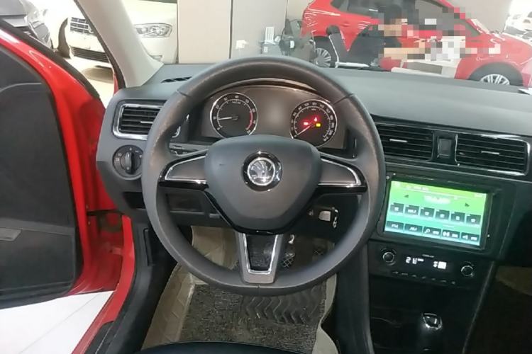 Used Skoda Rapid Spaceback 2016 Revised 1.6L Automatic Smart Drive Version Steering Wheel