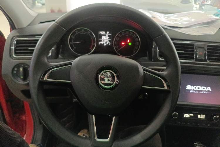 Used Skoda Rapid Spaceback 2016 Revised 1.6L Automatic Smart Drive Version Steering Wheel
