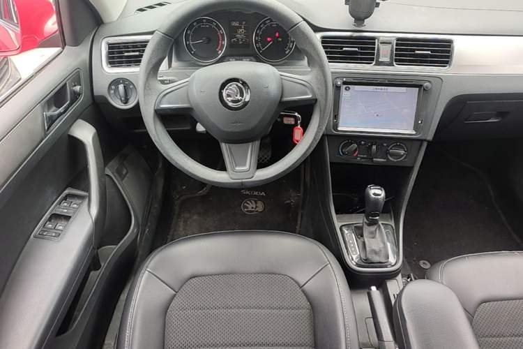 Used Skoda Rapid Spaceback 2016 Revised 1.6L Automatic Chuanxing Version Steering Wheel