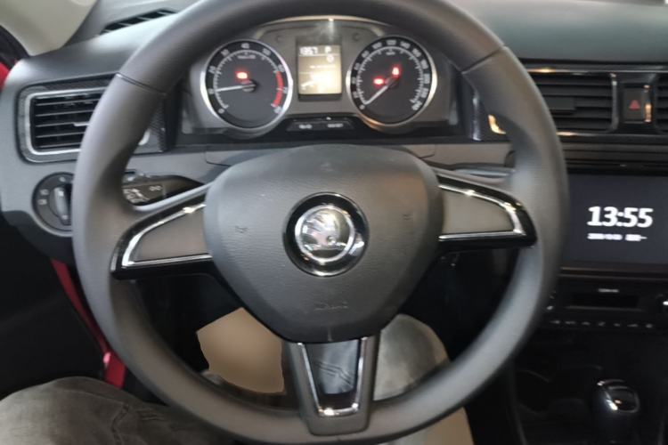Used Skoda Rapid Spaceback 2016 Revised 1.6L Automatic Smart Drive Version Steering Wheel