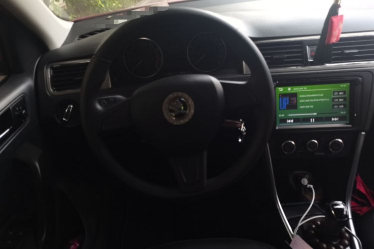 Used Skoda Rapid Spaceback 2016 Revised 1.6L Automatic Chuanxing Version Steering Wheel