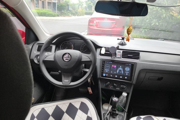 Used Skoda Rapid Spaceback 2016 Revised Version 1.6L Automatic Front-Drive Edition Steering Wheel