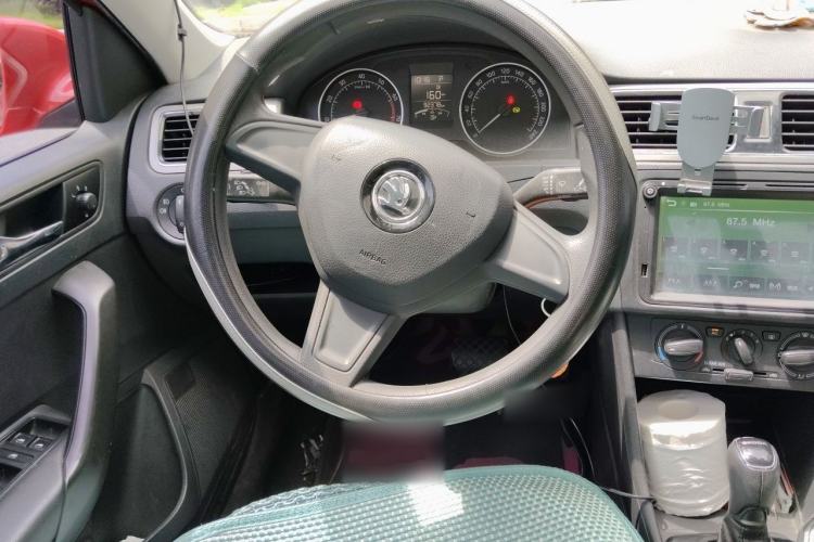 Used Skoda Rapid Spaceback 2016 Revised 1.6L Automatic Chuanxing Version Steering Wheel