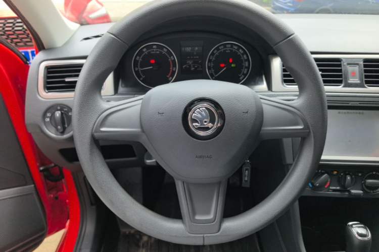Used Skoda Rapid Spaceback 2016 1.6L Automatic Chuanxing Edition Steering Wheel