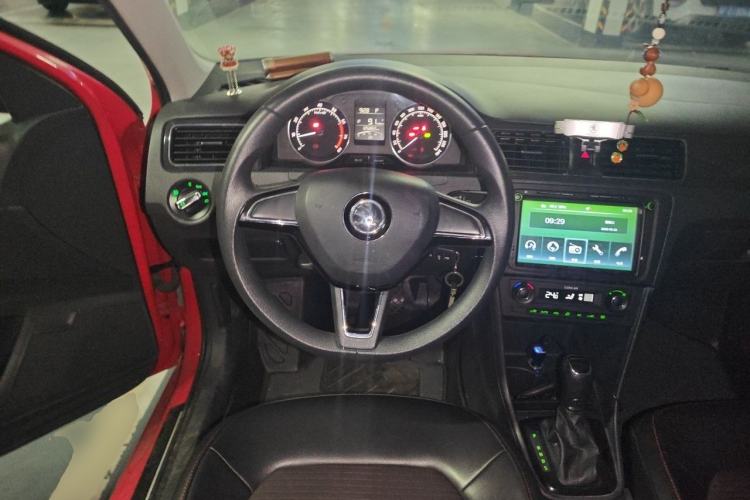 Used Skoda Rapid Spaceback 2016 Revised 1.6L Automatic Smart Drive Version Steering Wheel