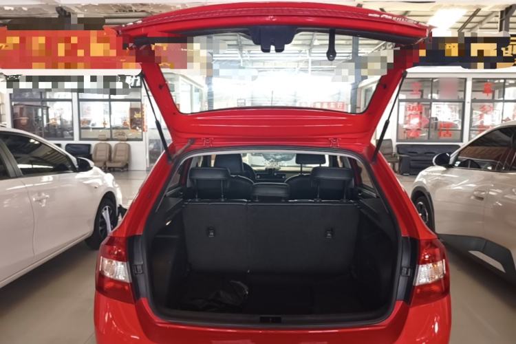 Used Skoda Rapid Spaceback 2016 Revised 1.6L Automatic Chuanxing Version Trunk