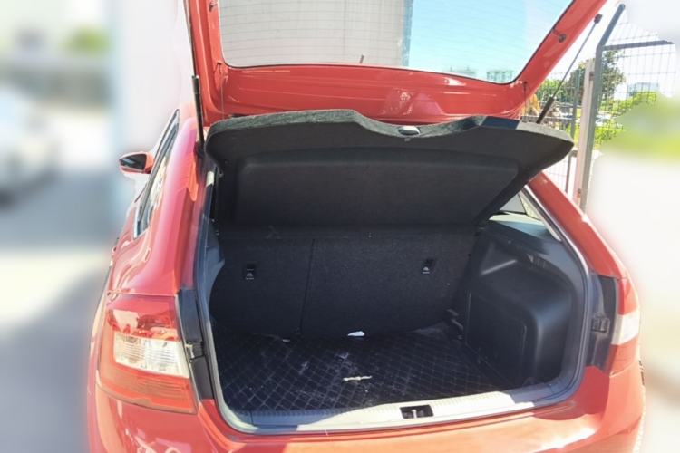 Used Skoda Rapid Spaceback 2016 Revised 1.6L Automatic Chuanxing Version Trunk