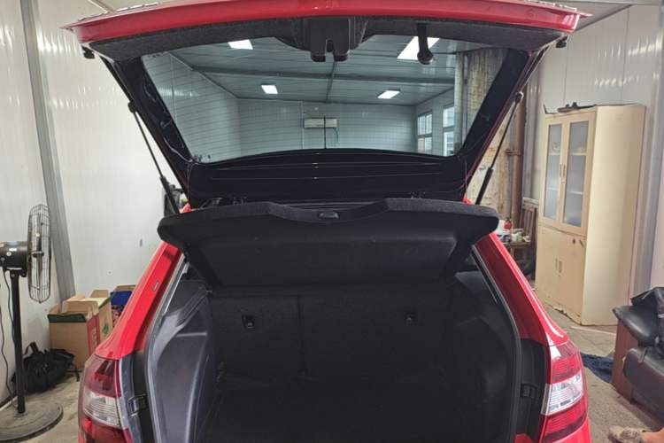 Used Skoda Rapid Spaceback 2016 Facelifted TSI230 DSG Smart Drive Version Trunk