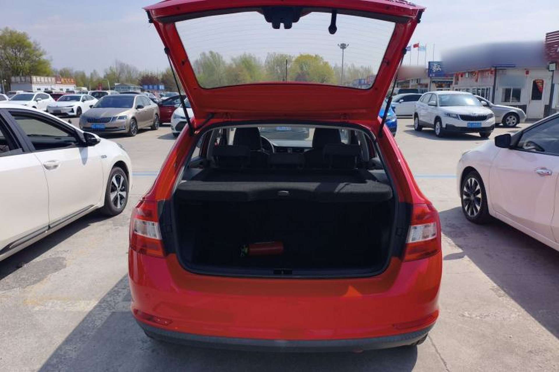 Used Skoda Rapid Spaceback 2016 Revised Version 1.4L Manual Front-Drive Edition Trunk