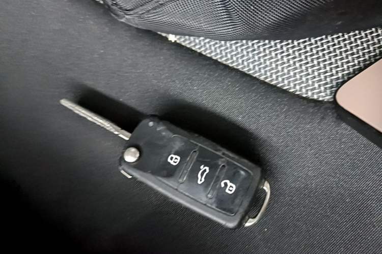Used Skoda Rapid Spaceback 2016 Revised Version 1.6L Manual Front-Drive Edition Vehicle Key