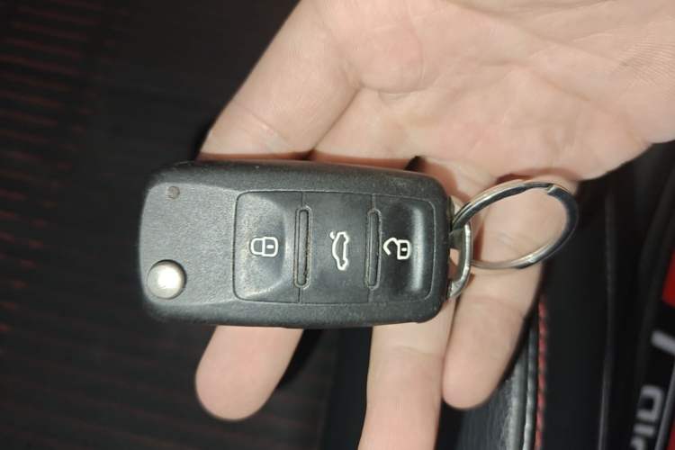 Used Skoda Rapid Spaceback 2016 1.6L Automatic Smart Drive Edition Vehicle Key