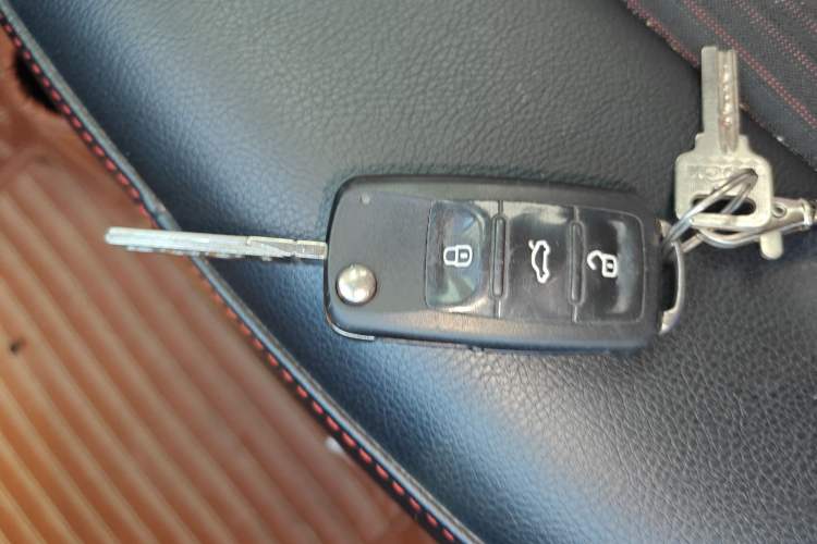 Used Skoda Rapid Spaceback 2016 Facelifted TSI230 DSG Smart Drive Version Vehicle Key