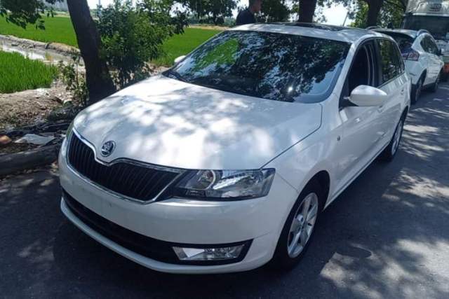 Skoda Rapid Spaceback 2016 Revised 1.6L Automatic Chuanxing Version مستعملة