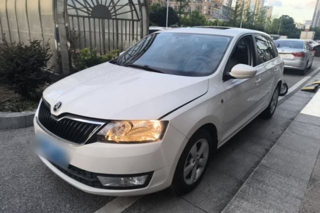 Używany Skoda Rapid Spaceback 2016 Revised 1.6L Automatic Chuanxing Version