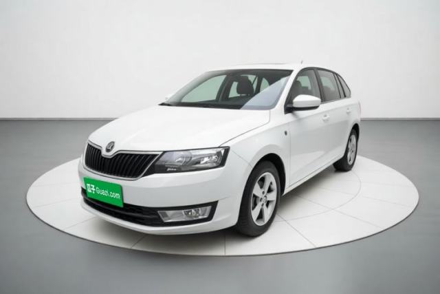 Ojetý Skoda Rapid Spaceback 2016 Revised 1.6L Automatic Chuanxing Version