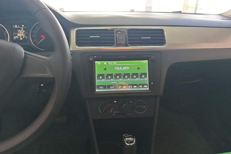 Used Skoda Rapid Spaceback 2016 Revised 1.6L Automatic Chuanxing Version Audio And AC Panel