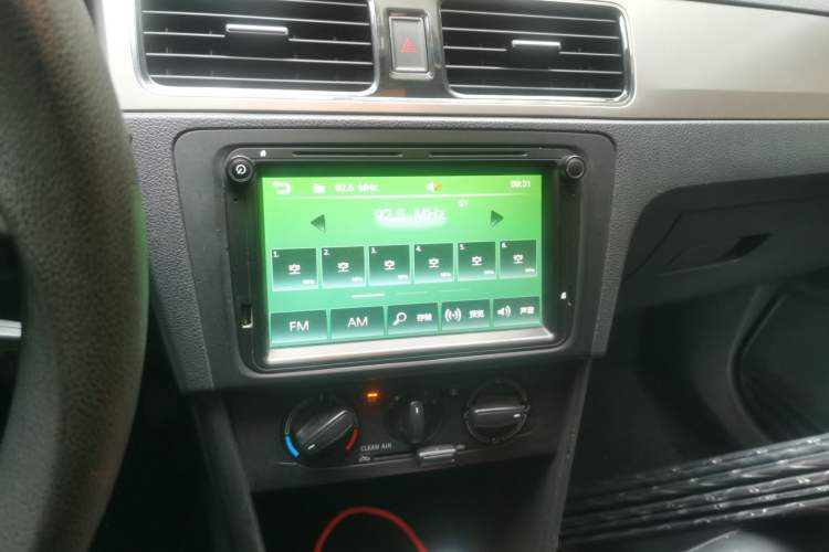 Used Skoda Rapid Spaceback 2016 Revised 1.6L Automatic Chuanxing Version Audio And AC Panel