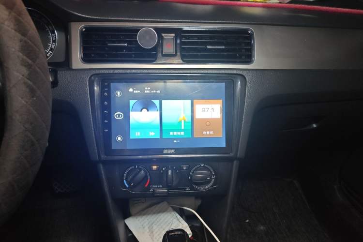 Used Skoda Rapid Spaceback 2016 Revised 1.6L Automatic Chuanxing Version Audio And AC Panel