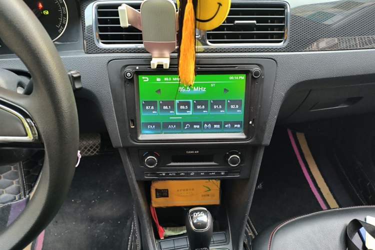 Used Skoda Rapid Spaceback 2016 Facelifted TSI230 DSG Smart Drive Version Audio And AC Panel