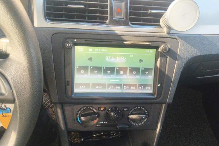 Used Skoda Rapid Spaceback 2016 Revised 1.6L Automatic Chuanxing Version Audio And AC Panel