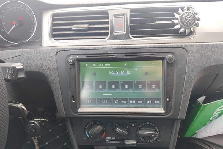 Used Skoda Rapid Spaceback 2016 Revised 1.6L Manual Chuanxing Edition Audio And AC Panel