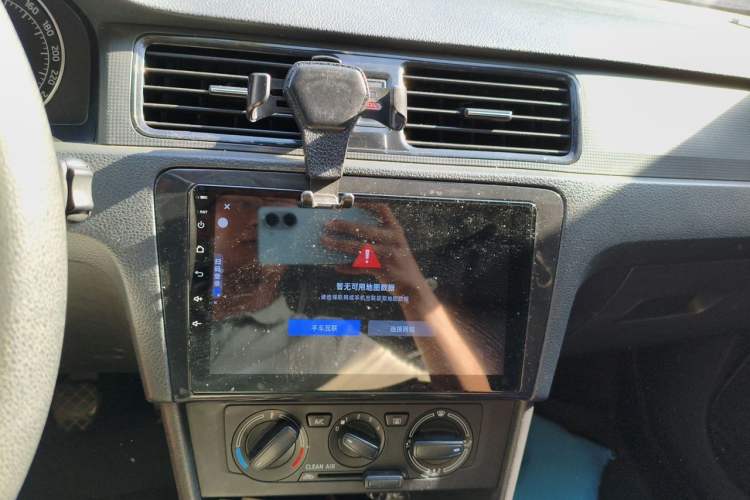 Used Skoda Rapid Spaceback 2016 Revised Version 1.4L Manual Front-Drive Edition Audio And AC Panel