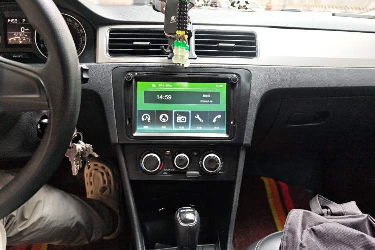 Used Skoda Rapid Spaceback 2016 Revised 1.6L Automatic Chuanxing Version Audio And AC Panel