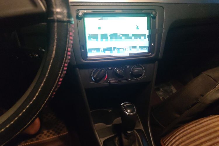 Used Skoda Rapid Spaceback 2016 Revised 1.6L Automatic Chuanxing Version Audio And AC Panel