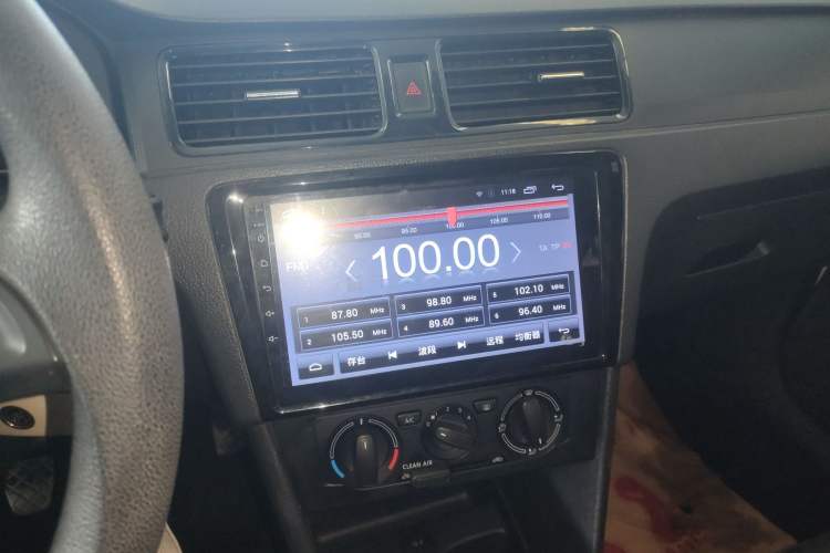 Used Skoda Rapid Spaceback 2016 Revised Version 1.4L Manual Front-Drive Edition Audio And AC Panel