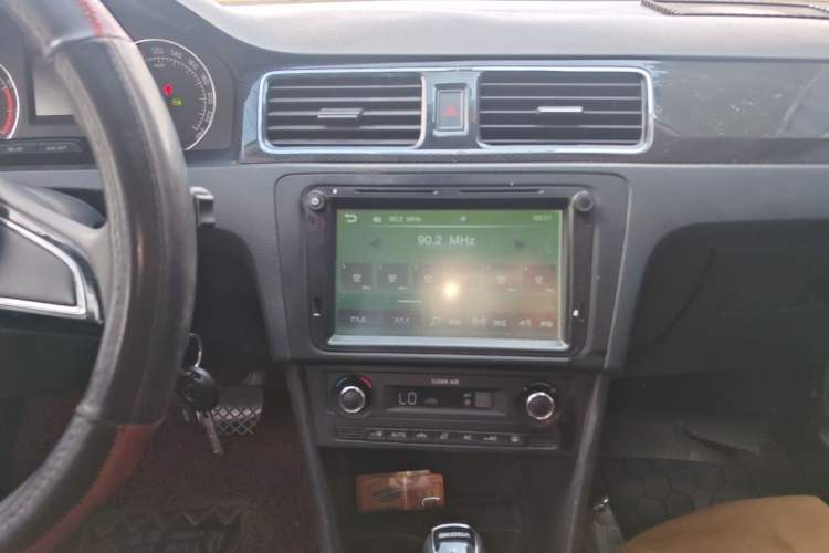 Used Skoda Rapid Spaceback 2016 Revised 1.6L Automatic Smart Drive Version Audio And AC Panel