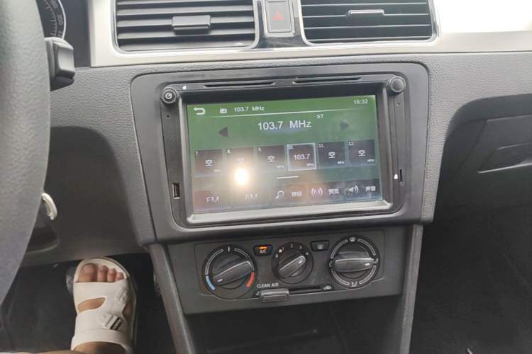 Used Skoda Rapid Spaceback 2016 Revised 1.6L Automatic Chuanxing Version Audio And AC Panel