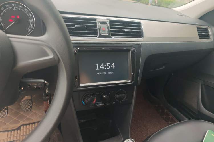 Used Skoda Rapid Spaceback 2016 Revised 1.6L Manual Chuanxing Edition Audio And AC Panel