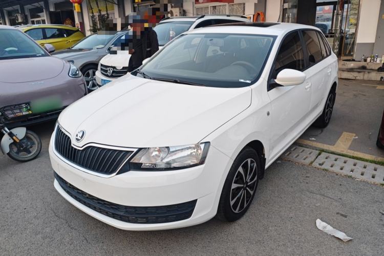 Used Skoda Rapid Spaceback 2016 Revised Version 1.4L Manual Front-Drive Edition Guazi used car, China used car export, Used car for sale, Used cars, Cheapest cars for sale