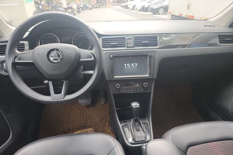 Used Skoda Rapid Spaceback 2016 Revised 1.6L Automatic Smart Drive Version Center Console