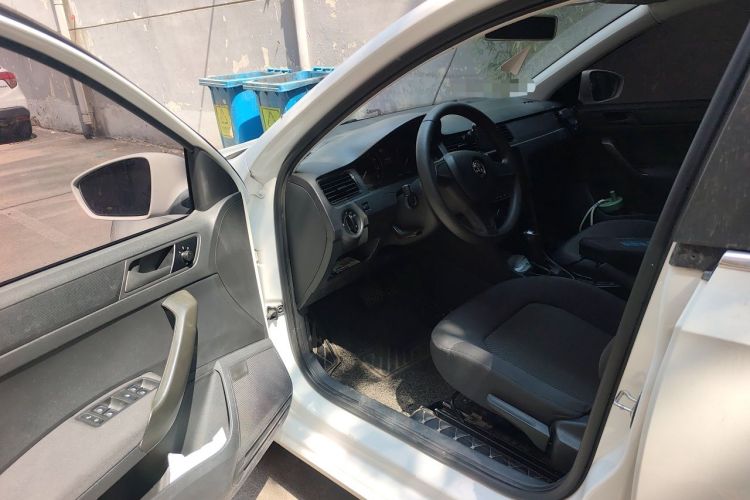 Used Skoda Rapid Spaceback 2016 Revised Version 1.6L Automatic Front-Drive Edition Driver Seat