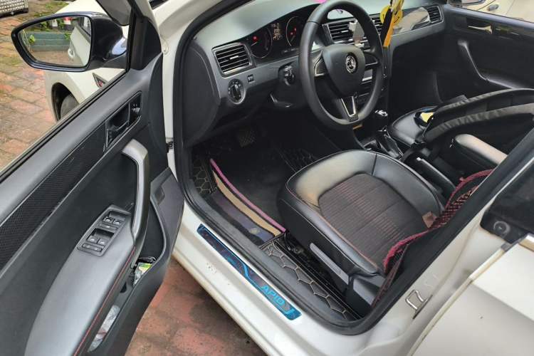 Used Skoda Rapid Spaceback 2016 Facelifted TSI230 DSG Smart Drive Version Driver Seat