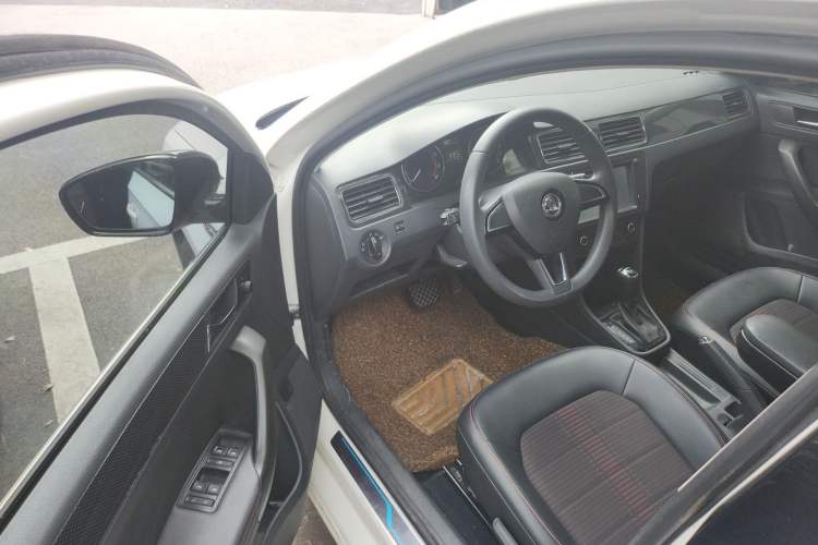 Used Skoda Rapid Spaceback 2016 Revised 1.6L Automatic Smart Drive Version Driver Seat