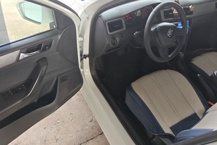 Used Skoda Rapid Spaceback 2016 Revised 1.6L Automatic Chuanxing Version Driver Seat