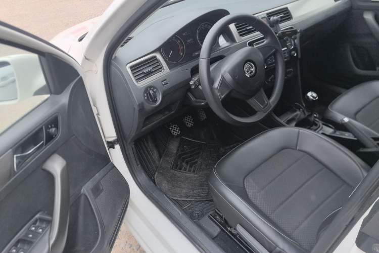 Used Skoda Rapid Spaceback 2016 1.6L Manual Trend Edition Driver Seat